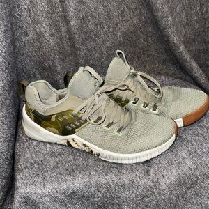 Size 10 Men’s - Nike Free Metcon Dark Stucco